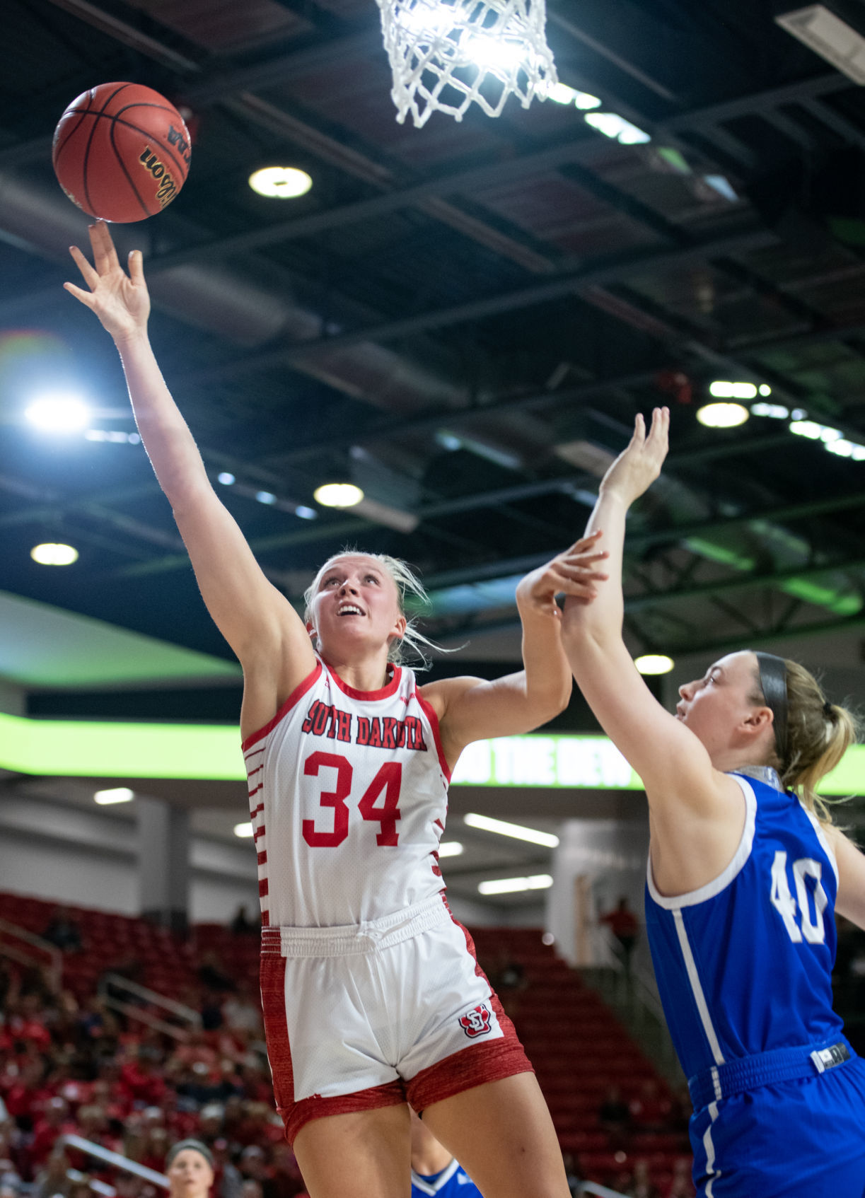 South Dakota Coyotes play Drake Bulldogs